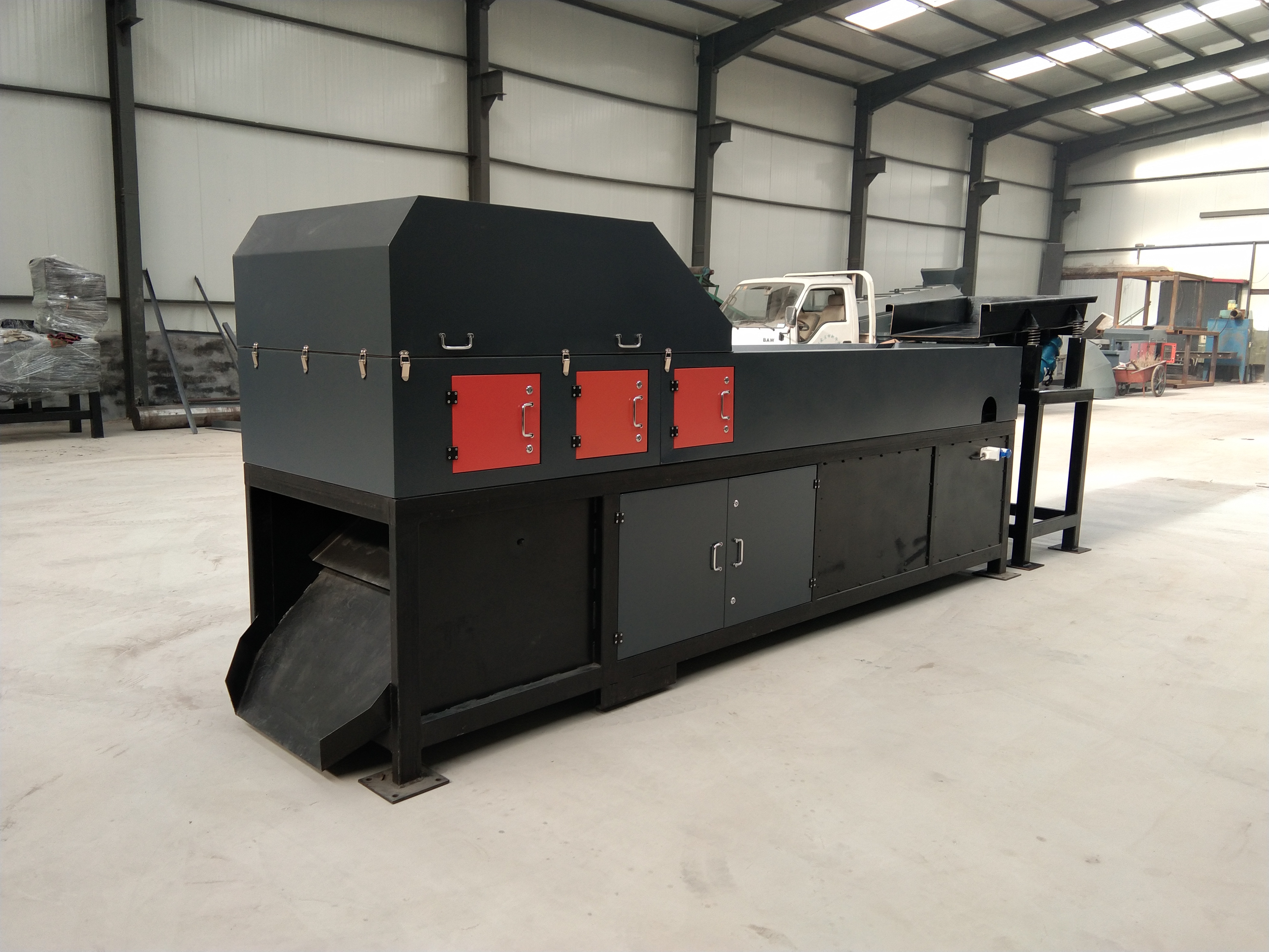 為不銹鋼廢料分選研制的氣刀分選機(jī)