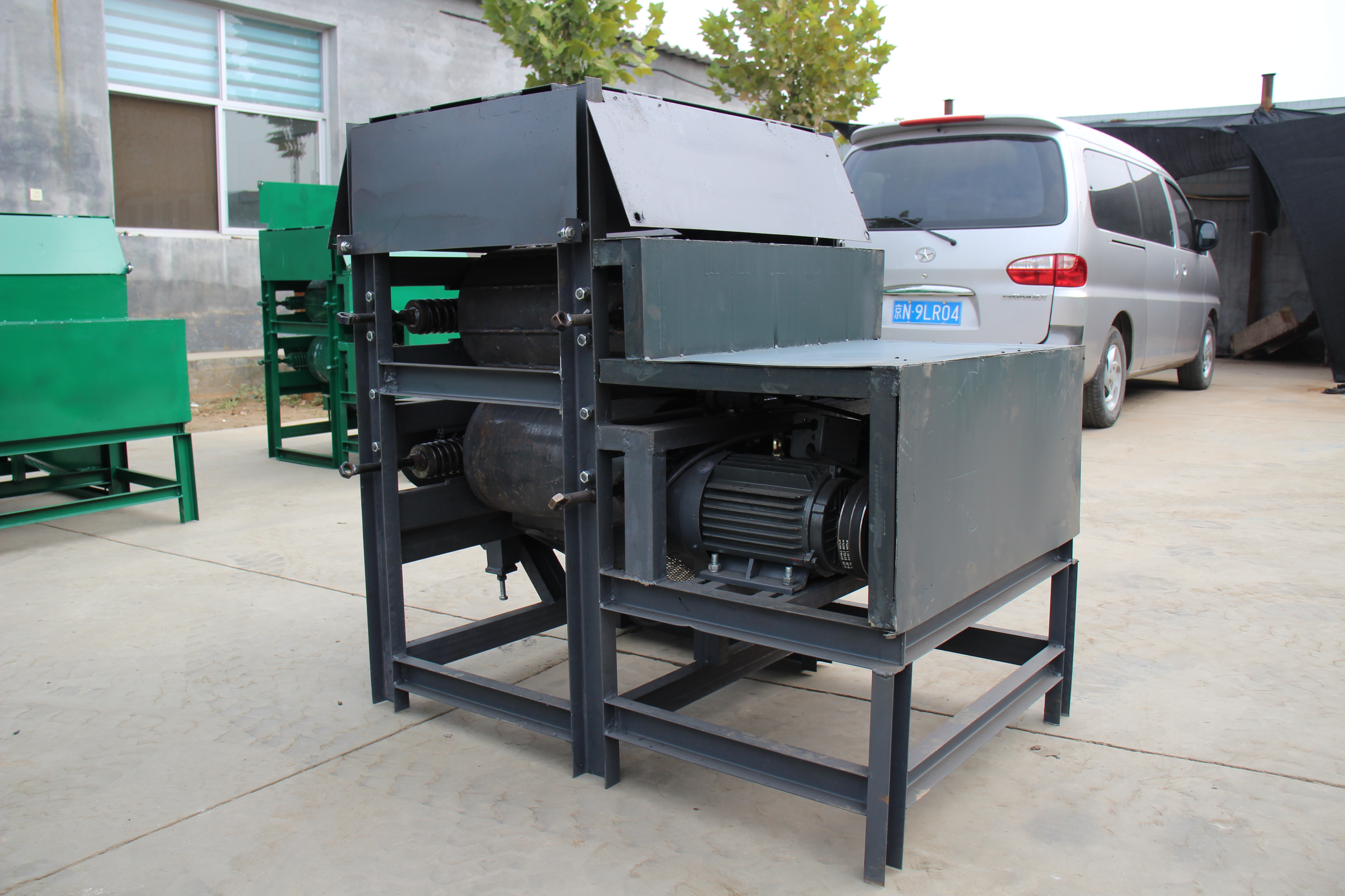 金屬易拉罐壓扁機(jī)