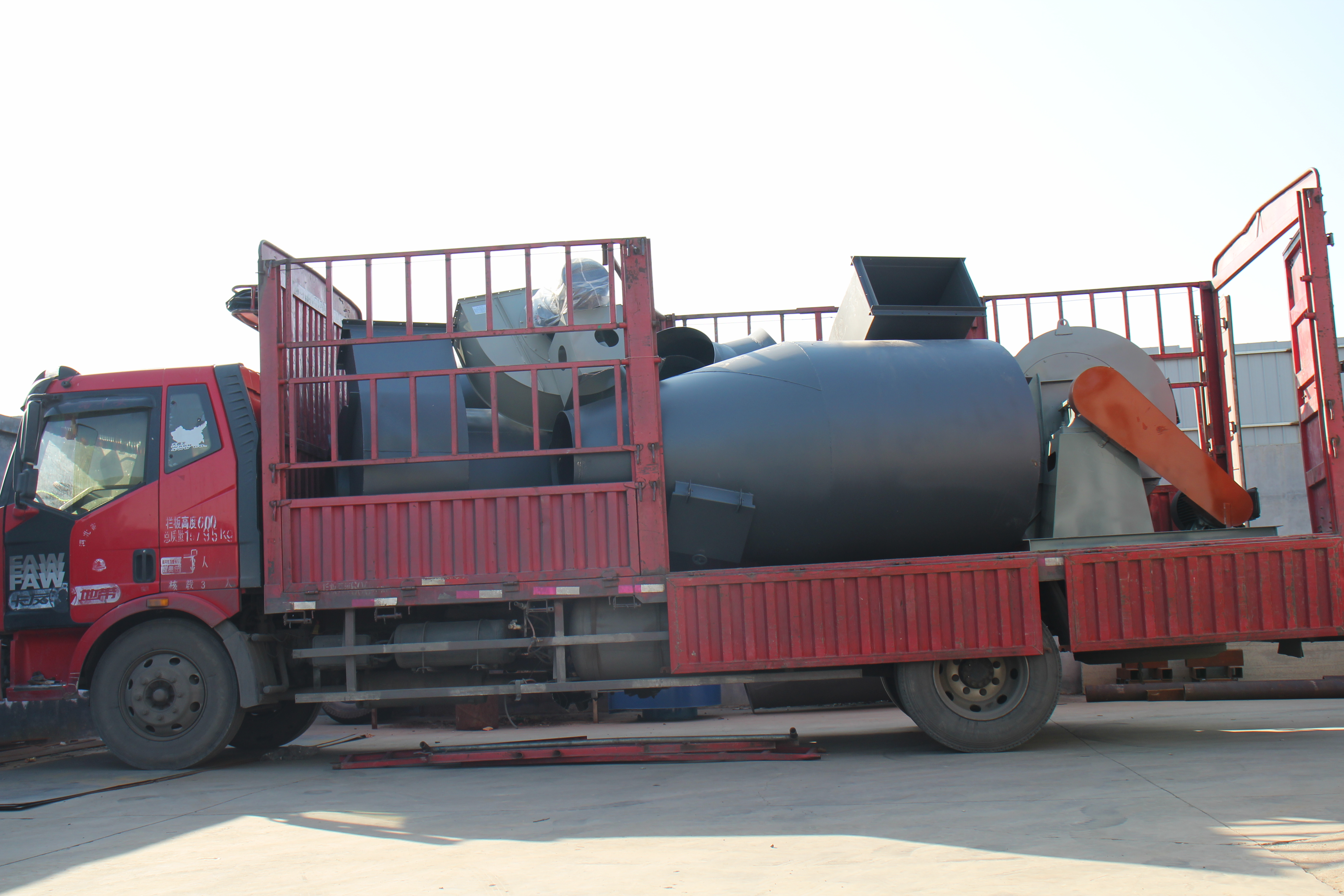 37kw臥式空分機(jī)裝車發(fā)貨