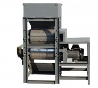 壓扁機(jī)可對(duì)回收易拉罐壓扁處理