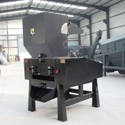 塑料破碎機，利于節(jié)約回收塑料資源