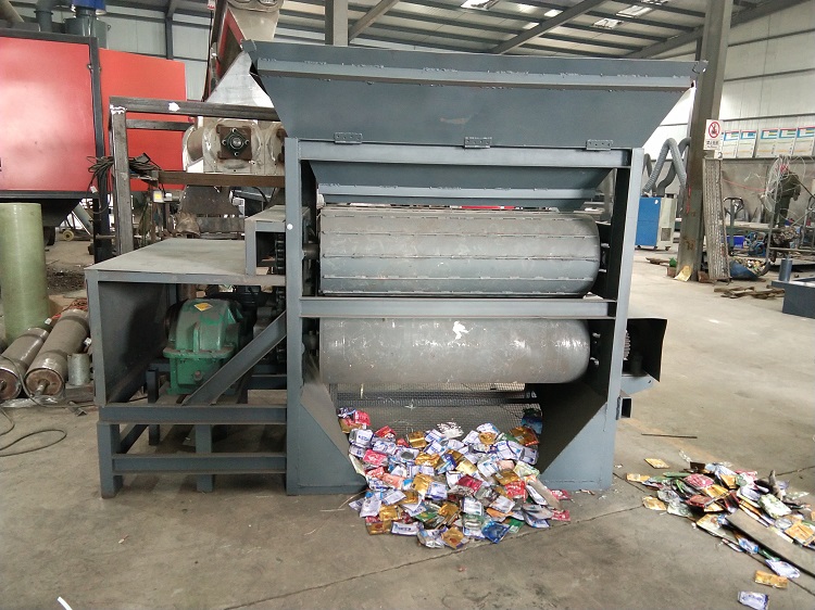 用什么機(jī)器來(lái)壓扁易拉罐？