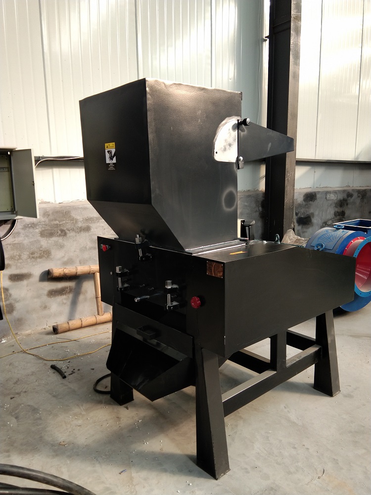 破碎飲料瓶機(jī)器 塑料粉碎機(jī)