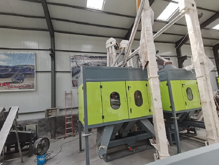 可將混合塑料進(jìn)行分選分離的設(shè)備 靜電分選機(jī)