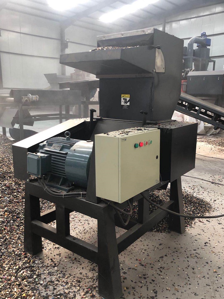 爪刀型塑料破碎機(jī)可破碎什么塑料？