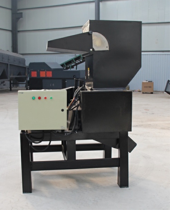 大塊廢舊塑料的粉碎設(shè)備 塑料粉碎機(jī)