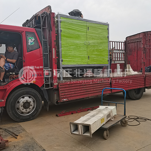 硅膠機(jī)發(fā)貨