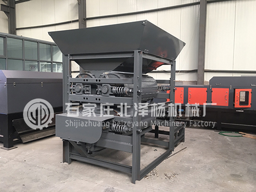 易拉罐壓縮設備：小型擠壓機